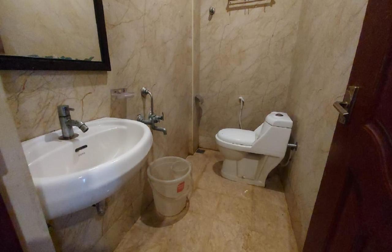 Royal Grand Bed and Breakfast Tambaram Buitenkant foto