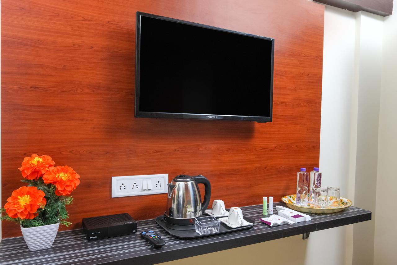 Royal Grand Bed and Breakfast Tambaram Buitenkant foto